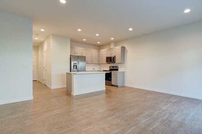 Foto del edificio - 3 Bedroom/2 Bath townhouse in Kettlecove community