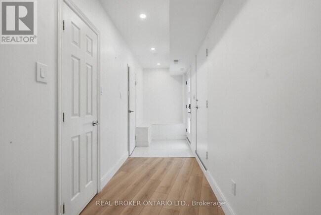 Photo du bâtiment - 1498 Paddington Ct