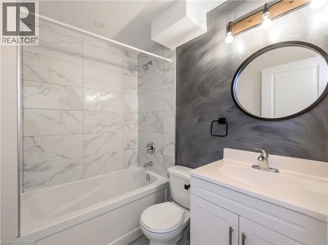 Building Photo - 35 Niagara St