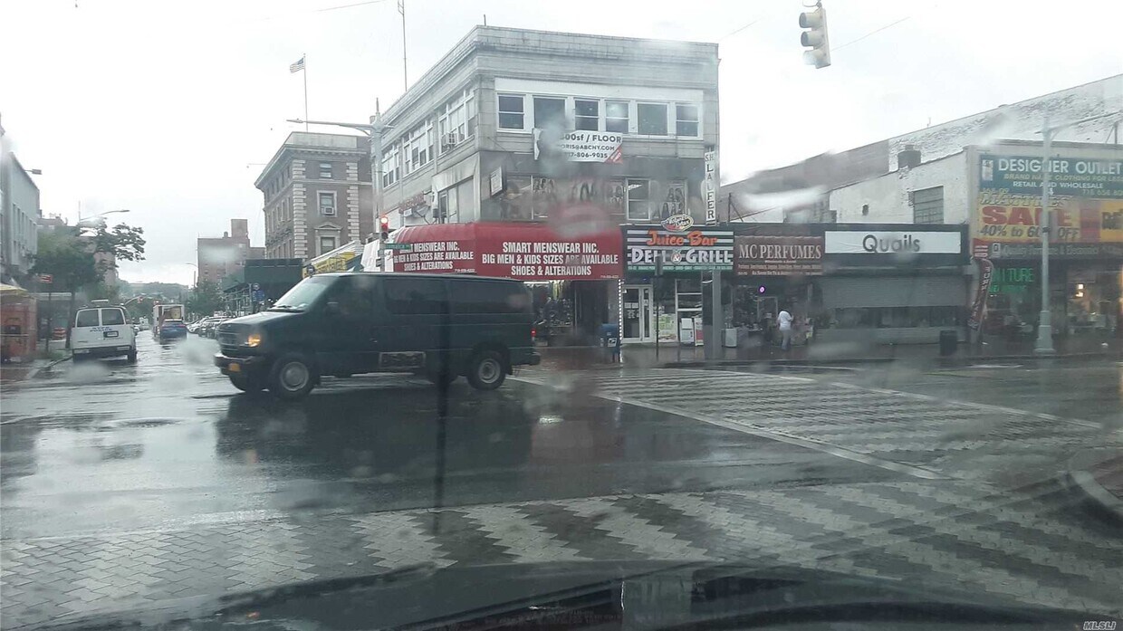 Foto del edificio - 90-01 168th St
