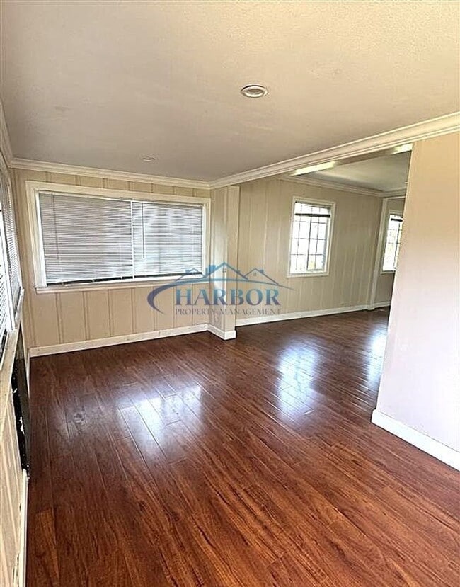 Building Photo - Charming Studio-Style Home with Ocean View...