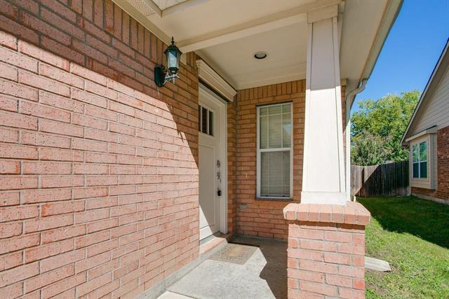 Foto del edificio - 4925 Carrotwood Dr