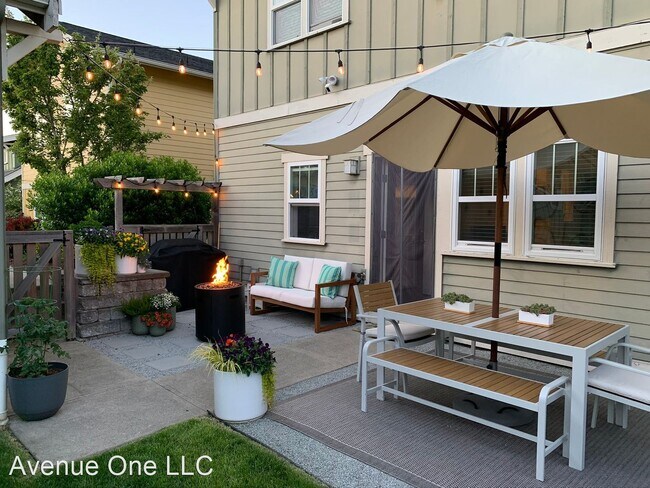 Building Photo - 3 br, 2.5 bath House - 5941 31st Ave SW