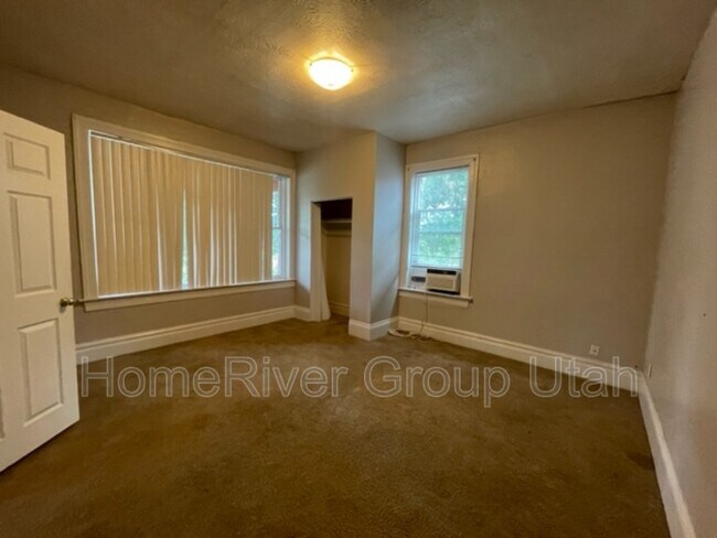 Building Photo - 672 N 200 W