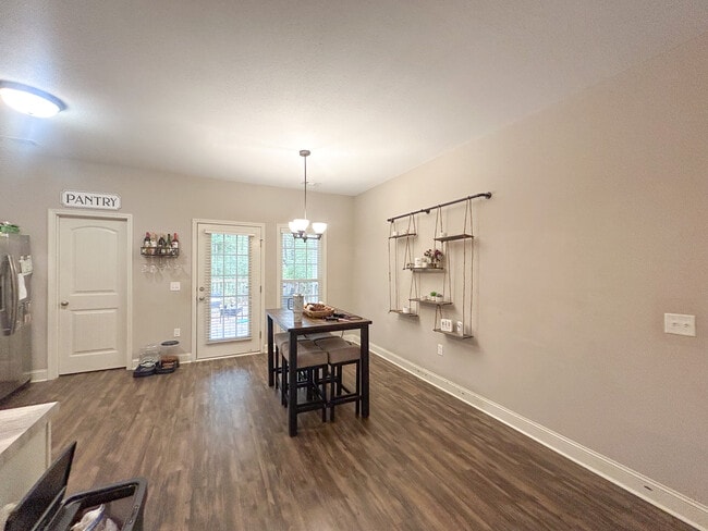 Foto del edificio - 101 Sweet Briar Trail