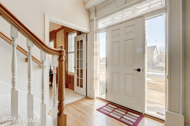 Building Photo - 4 br, 3.5 bath House - 4631 Timberline Drive
