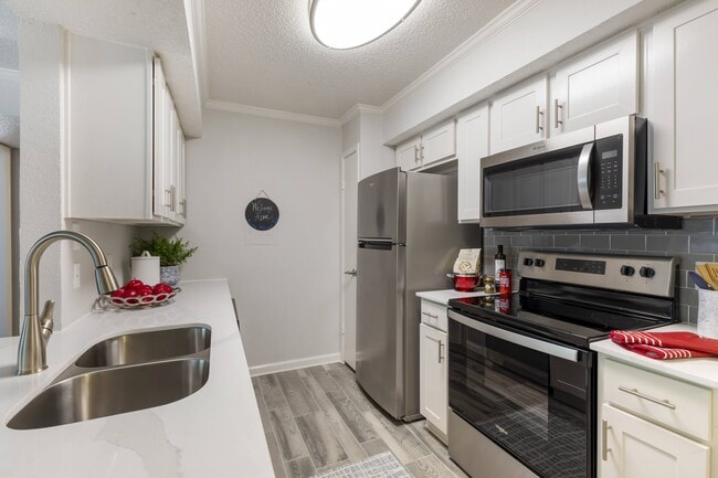 Foto del edificio - Brixton McKinney Apartments