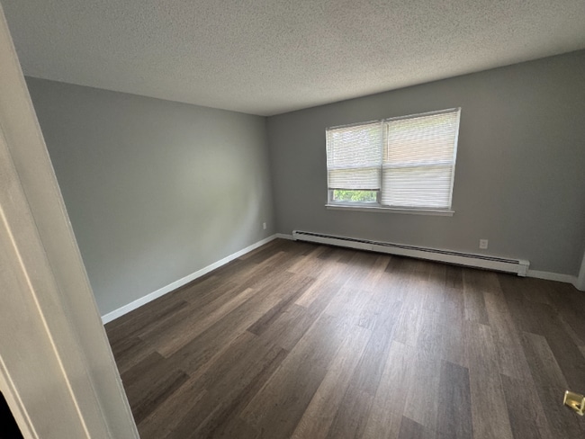 Building Photo - 30 Pergola Ave