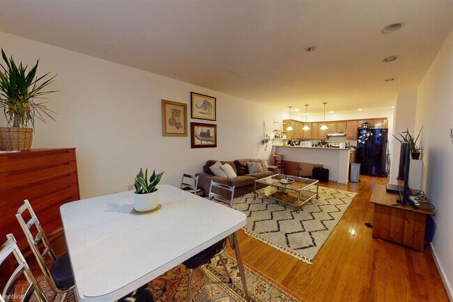 Building Photo - 2 br, 1 bath Duplex - 1629 GERMANTOWN AVE ...