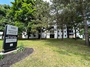 Building Photo - Castle Westmount Apartments