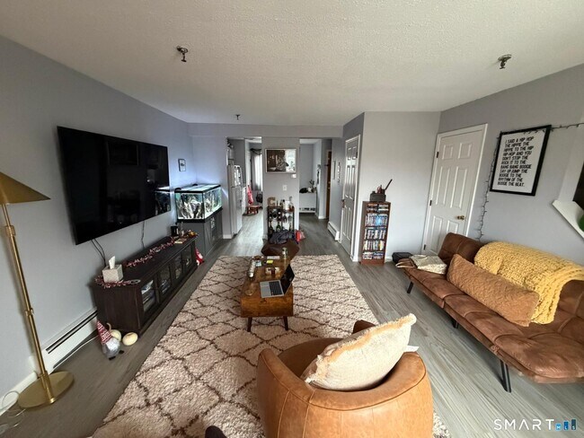 Foto del edificio - 678 Savin Ave