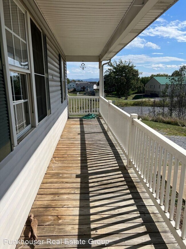 Foto del edificio - 3 br, 2 bath House - 84 Brendan Lane