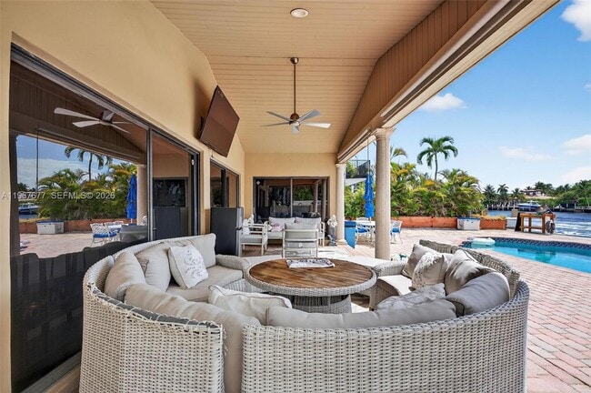 Foto del edificio - 317 S Riverside Dr