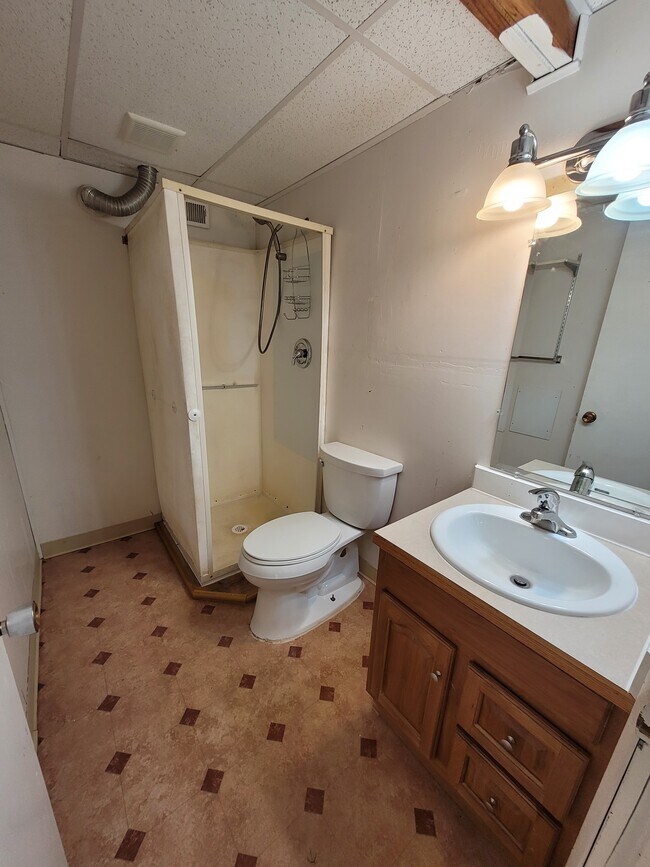 Foto del edificio - 1128 Hess Ave