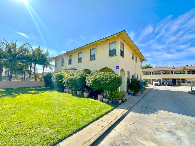 Foto del edificio - 4748 E 56th St