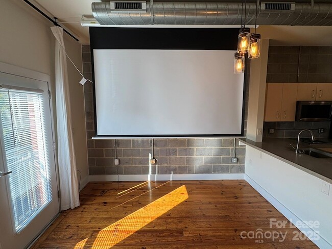 Foto del edificio - 3205 N Davidson St