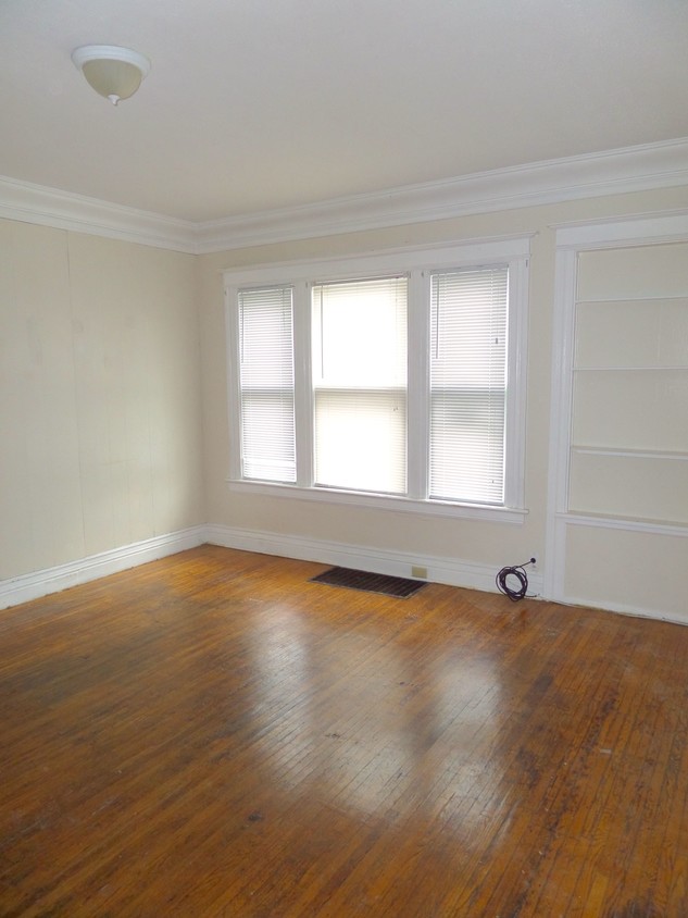 Primary Photo - 195 Fernwood Ave
