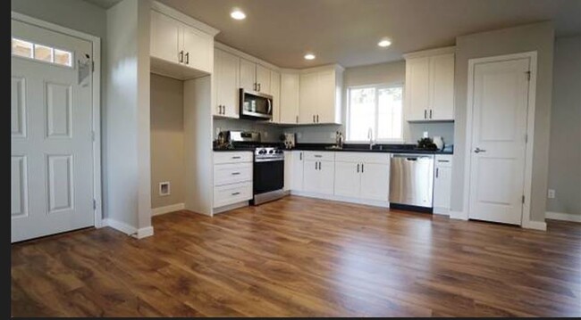 Kitchen - 13315 26th Ct S