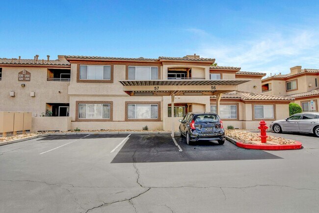 Foto del edificio - 2 Bed 2 Bath Condo & Gated