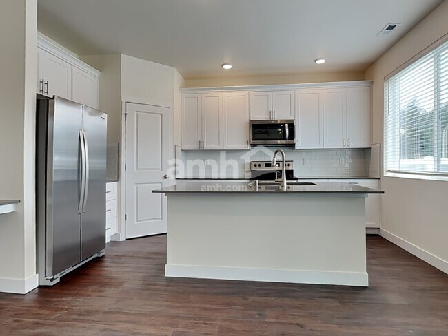 Building Photo - 7636 Verona Lp SW