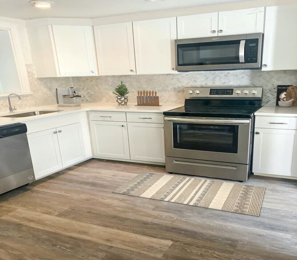 Foto principal - 3 br, 1.5 bath House - 3010 Joshua Rd