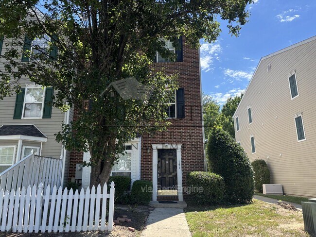 Foto del edificio - 8650 Neuse Landing Ln