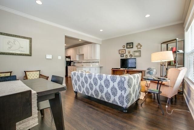 Building Photo - Charming Oak Cliff 2BR Bungalow  — Central HVAC, Parking & Laundry Hookups