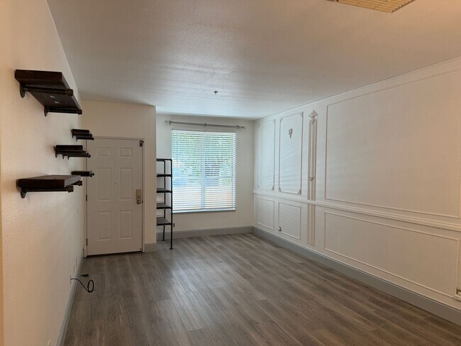 Foto del edificio - Modern Downtown San Jose Condo