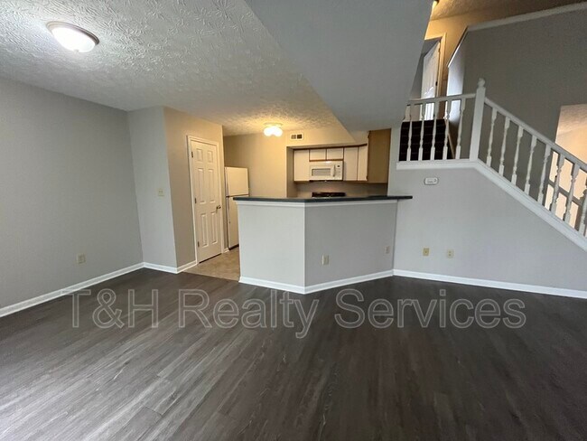 Building Photo - 1545 Brookfield Cir