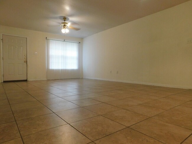Building Photo - 1404 Van Zanten Ct