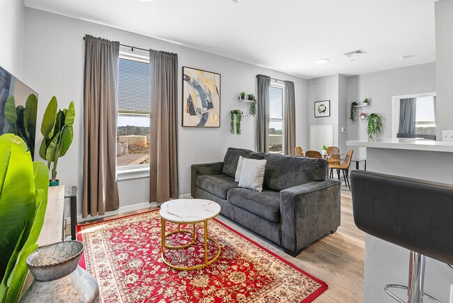 Building Photo - 95 Broadway-SI ID1240370P