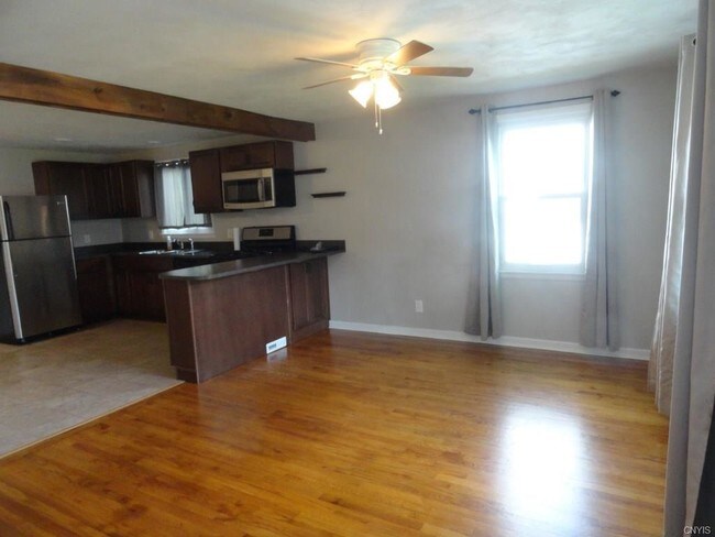 Building Photo - 207 Northwood Dr