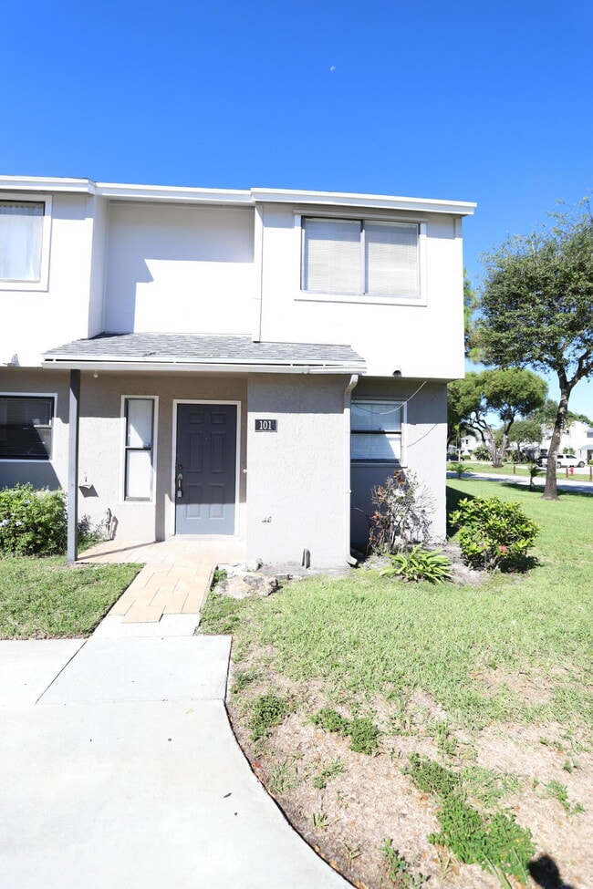Foto del edificio - 101 Shoreview Dr