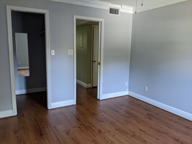 Building Photo - Charming 1 bed 1 bath apartment