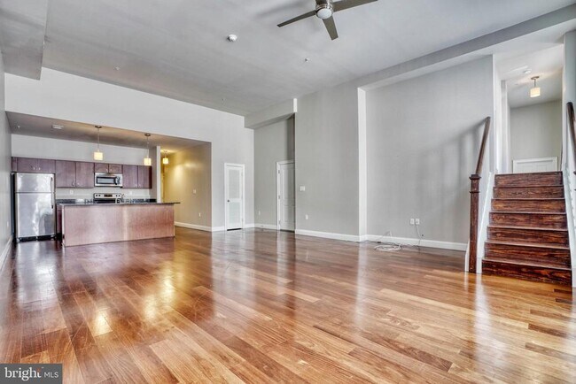 Building Photo - 1025 St Paul St