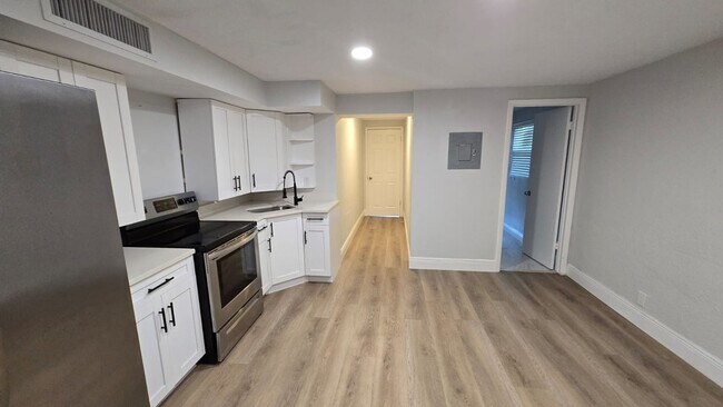 Foto del edificio - 6511 Seminole Dr