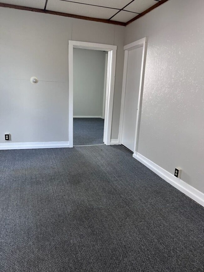 Foto del edificio - 707-709