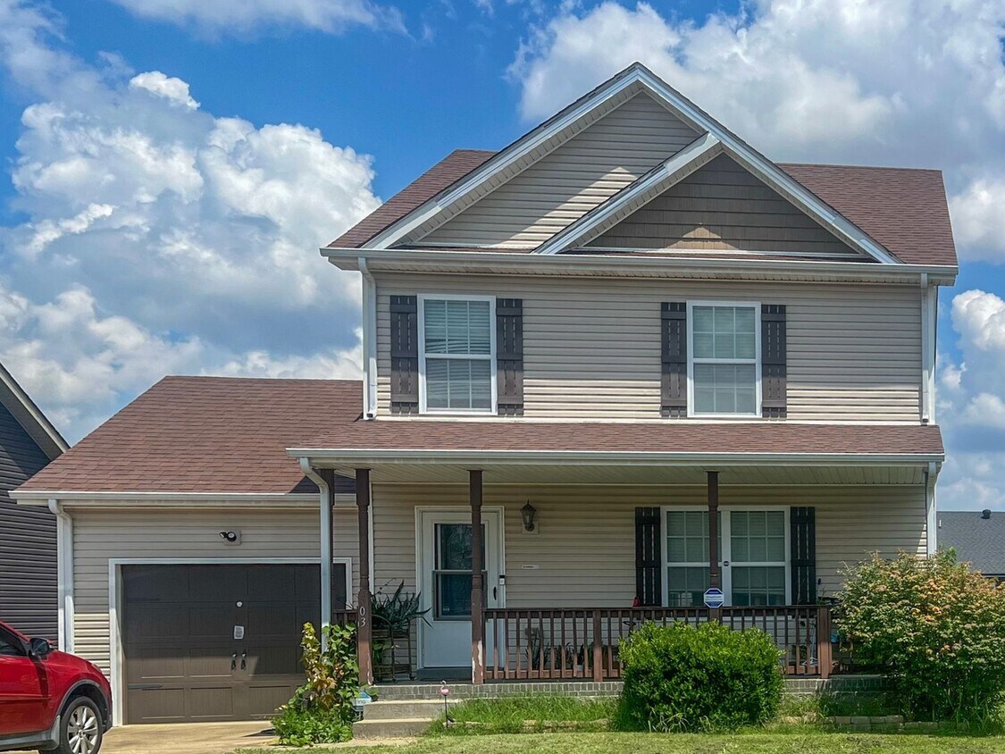 Foto principal - Single-Family with a Fenced Backyard!