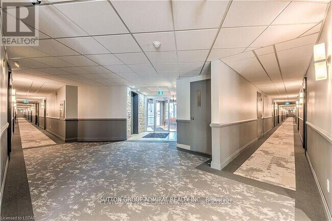 Photo du bâtiment - 5 Jacksway Crescent