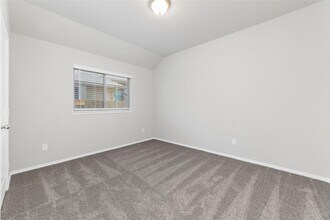Building Photo - 8807 Oak Ivy Ln