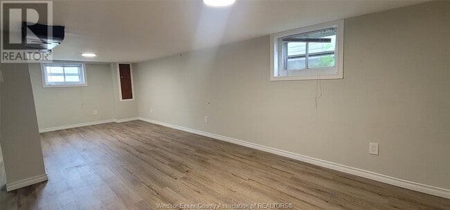 Building Photo - 452 Campbell Ave