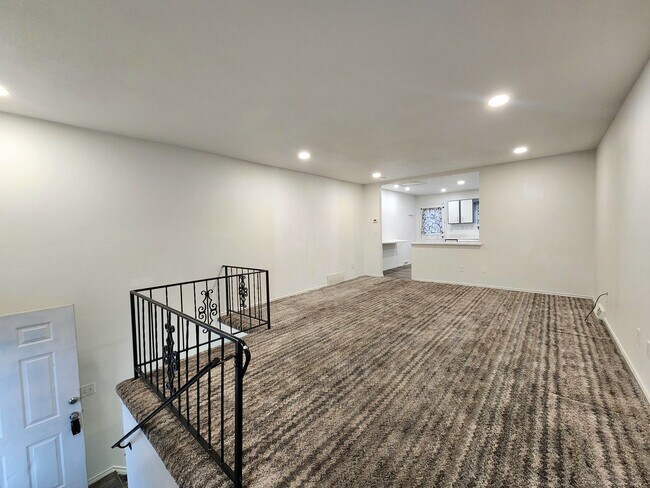 Foto del edificio - 832 S Waterleaf Pl