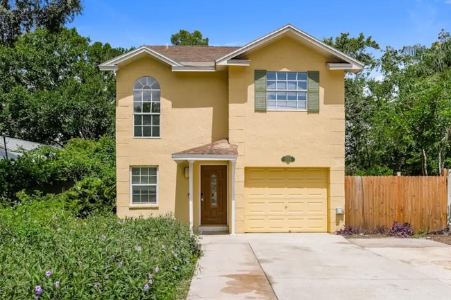 Building Photo - 123123 Woodleigh Ave