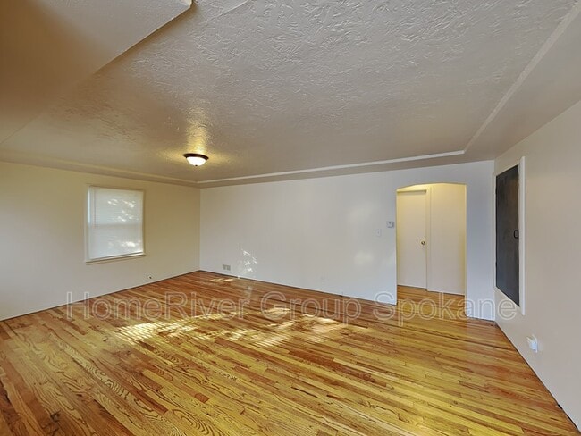 Building Photo - 1414 W Gordon Ave