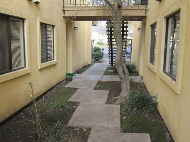 Foto del edificio - 3400 Sullivan Ct