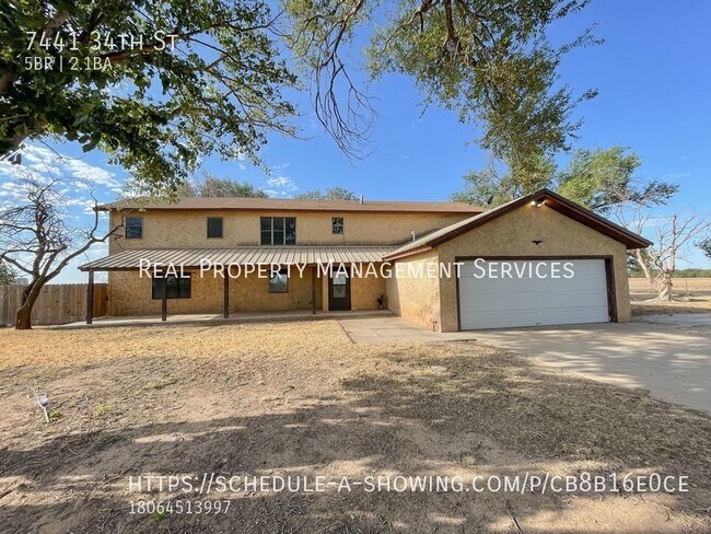 Foto del edificio - Huge 5 Bedroom Home