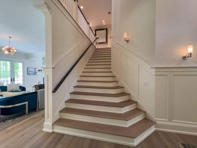 Building Photo - 118 Water Mill Towd Rd