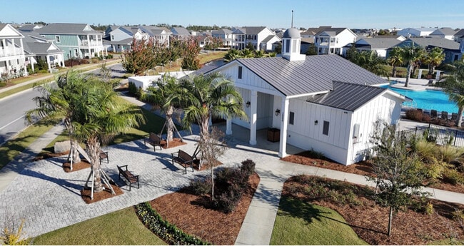 Building Photo - 2129 Sedges Ave