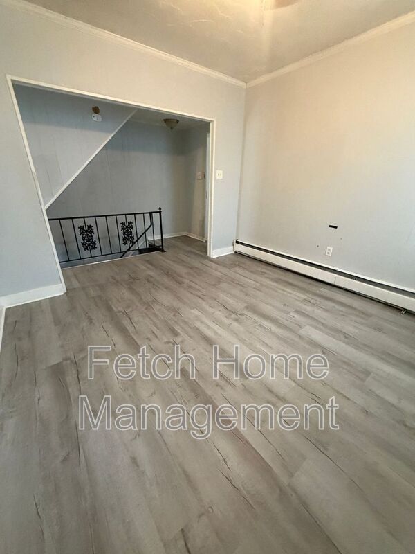 Foto del edificio - 1027 E Market St