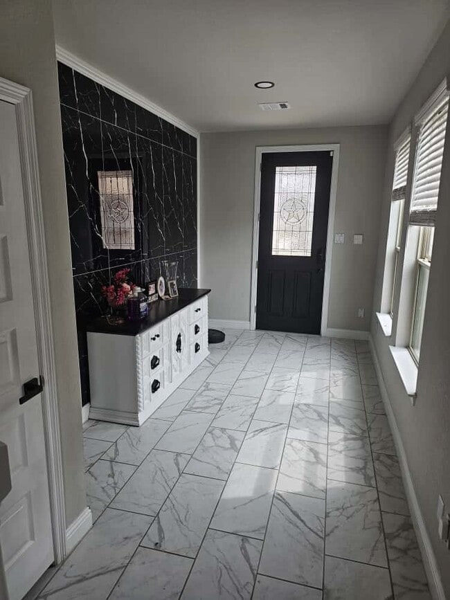 Foto del edificio - 100 Wedgewood Trce Ln